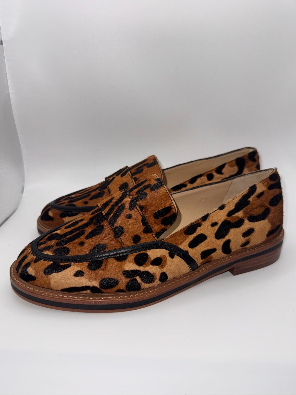 Vince Camuto Leopard Print Penny Loafers - Tan & Black. Size 6